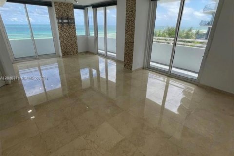 Copropriété à louer à Surfside, Floride: 2 chambres, 132.85 m2 № 2241519 - photo 16