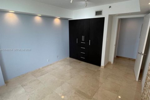 Copropriété à louer à Surfside, Floride: 2 chambres, 132.85 m2 № 2241519 - photo 20