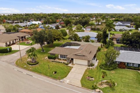 Casa en Fort Myers, Florida 4 dormitorios, 179.49 m2 № 2104562