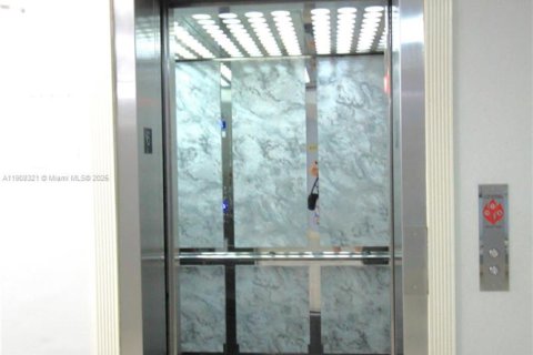 Купить кондоминиум в Пемброк-Пайнс, Флорида 2 спальни, 104.05м2, № 2012984 - фото 28