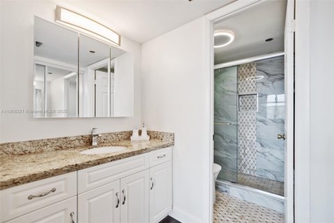 Купить кондоминиум в Пемброк-Пайнс, Флорида 2 спальни, 104.05м2, № 2012984 - фото 11