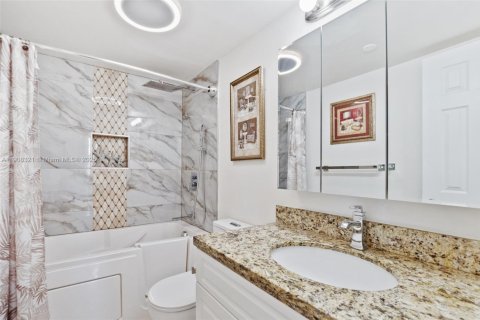 Купить кондоминиум в Пемброк-Пайнс, Флорида 2 спальни, 104.05м2, № 2012984 - фото 16