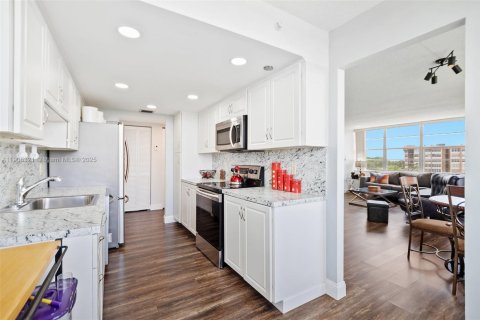 Купить кондоминиум в Пемброк-Пайнс, Флорида 2 спальни, 104.05м2, № 2012984 - фото 2