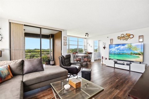 Купить кондоминиум в Пемброк-Пайнс, Флорида 2 спальни, 104.05м2, № 2012984 - фото 8