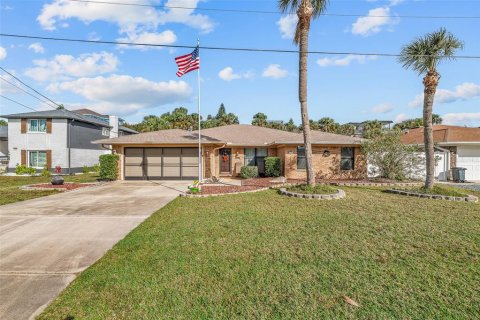 House in Flagler Beach, Florida 3 bedrooms, 202.62 sq.m. № 2213488 - photo 7