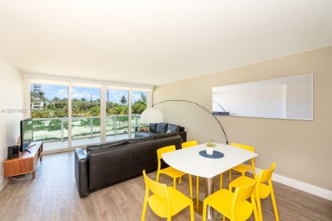 Copropriété à vendre à Sunny Isles Beach, Floride: 1 chambre, 92.07 m2 № 2075193 - photo 4