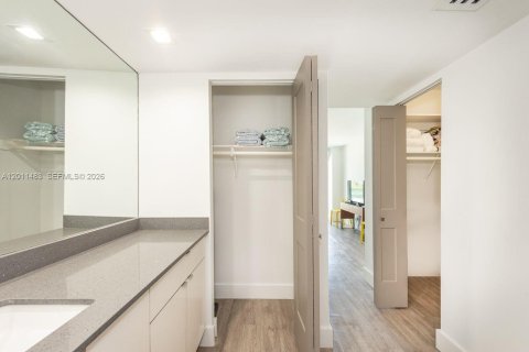 Copropriété à vendre à Sunny Isles Beach, Floride: 1 chambre, 92.07 m2 № 2075193 - photo 9