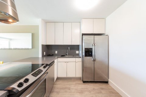 Copropriété à vendre à Sunny Isles Beach, Floride: 1 chambre, 92.07 m2 № 2075193 - photo 2
