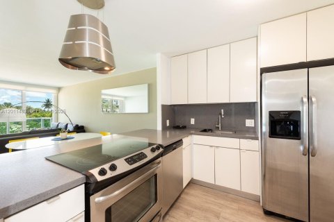 Condo à Sunny Isles Beach, Floride, 1 chambre № 2075193
