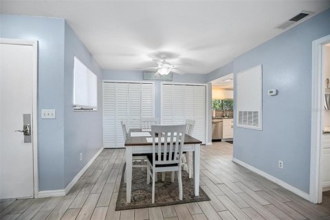Condo in New Smyrna Beach, Florida, 1 bedroom  № 1801838 - photo 5