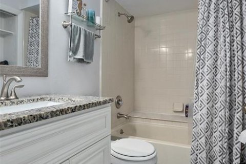 Condo in New Smyrna Beach, Florida, 1 bedroom  № 1801838 - photo 14