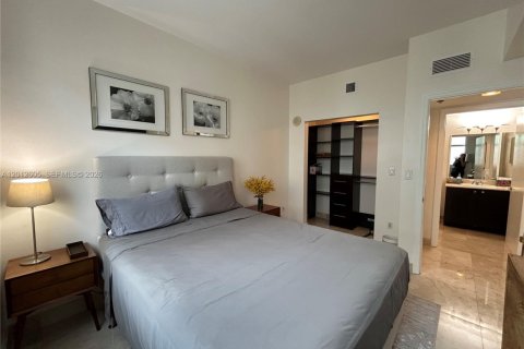 Condo in Coral Gables, Florida, 2 bedrooms № 2076485 - photo 14
