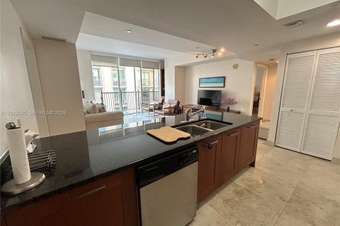 Condo in Coral Gables, Florida, 2 bedrooms № 2076485 - photo 7