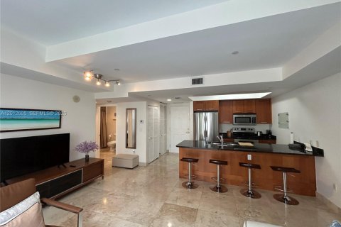 Condo in Coral Gables, Florida, 2 bedrooms № 2076485 - photo 6
