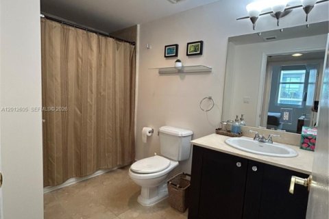Condo in Coral Gables, Florida, 2 bedrooms № 2076485 - photo 17