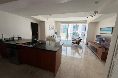 Condo in Coral Gables, Florida, 2 bedrooms № 2076485 - photo 8
