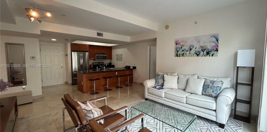 Condo in Coral Gables, Florida, 2 bedrooms № 2076485