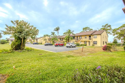 Condo in Lake Worth, Florida, 2 bedrooms  № 2187601 - photo 22