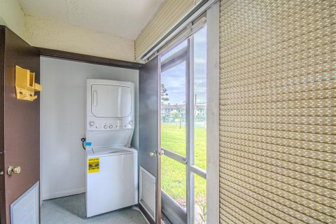 Condo in Lake Worth, Florida, 2 bedrooms  № 2187601 - photo 17