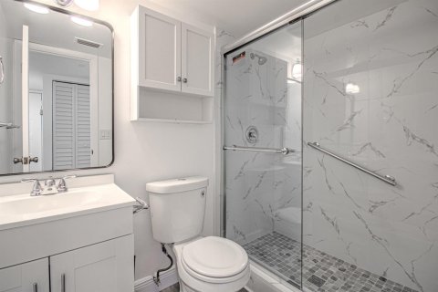 Condo in Lake Worth, Florida, 2 bedrooms  № 2187601 - photo 14