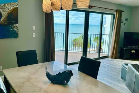 Condo in Redington Beach, Florida, 2 bedrooms  № 2232155 - photo 16