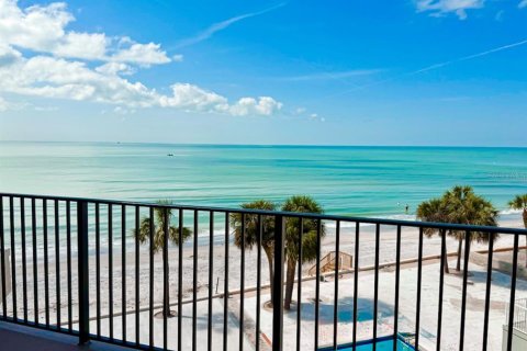 Condo in Redington Beach, Florida, 2 bedrooms  № 2232155 - photo 4