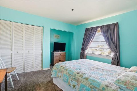 Condo in Redington Beach, Florida, 2 bedrooms  № 2232155 - photo 22