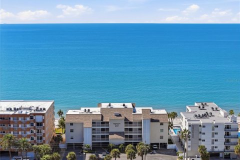 Condo in Redington Beach, Florida, 2 bedrooms  № 2232155 - photo 2