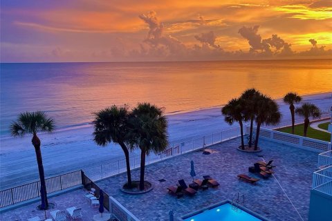 Condo in Redington Beach, Florida, 2 bedrooms № 2232155