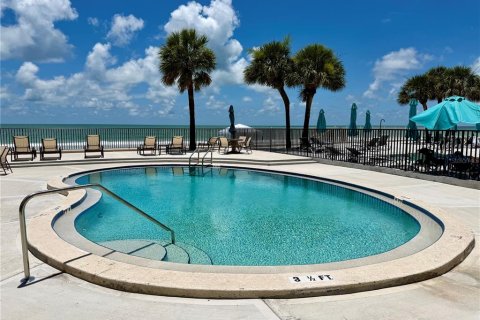 Condo in Redington Beach, Florida, 2 bedrooms  № 2232155 - photo 30