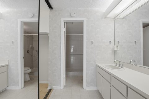 Condo in Altamonte Springs, Florida, 2 bedrooms  № 2092066 - photo 16