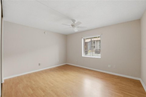Condo in Altamonte Springs, Florida, 2 bedrooms  № 2092066 - photo 21