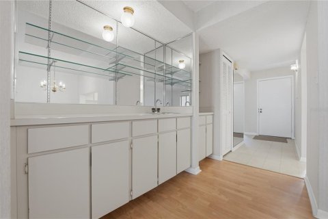 Condo in Altamonte Springs, Florida, 2 bedrooms  № 2092066 - photo 25
