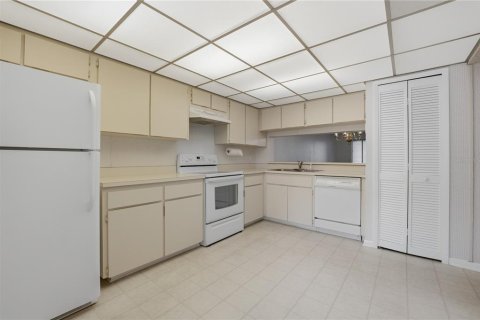Condo in Altamonte Springs, Florida, 2 bedrooms  № 2092066 - photo 8