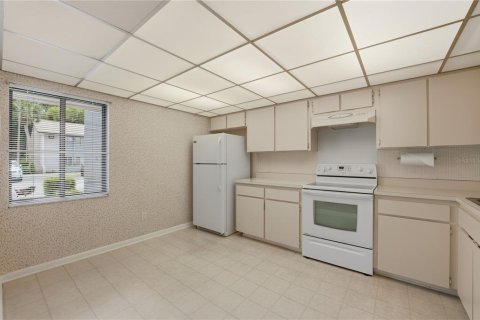 Condo in Altamonte Springs, Florida, 2 bedrooms  № 2092066 - photo 7