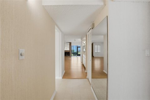 Condo in Altamonte Springs, Florida, 2 bedrooms  № 2092066 - photo 5