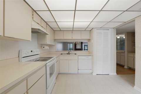 Condo in Altamonte Springs, Florida, 2 bedrooms  № 2092066 - photo 9