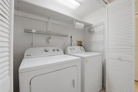 Condo in Altamonte Springs, Florida, 2 bedrooms  № 2092066 - photo 24