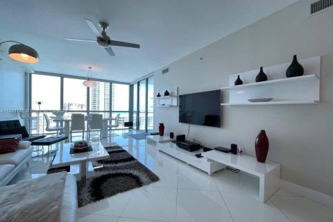 Condominio en alquiler en Hollywood, Florida, 2 dormitorios, 161 m2 № 1976189 - foto 13