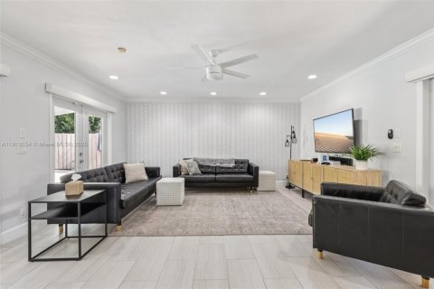 Villa ou maison à vendre à Fort Lauderdale, Floride: 4 chambres, 207.17 m2 № 1974063 - photo 4