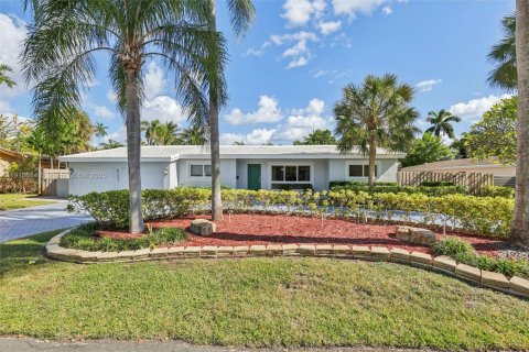 Villa ou maison à vendre à Fort Lauderdale, Floride: 4 chambres, 207.17 m2 № 1974063 - photo 2