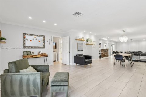 Villa ou maison à vendre à Fort Lauderdale, Floride: 4 chambres, 207.17 m2 № 1974063 - photo 10