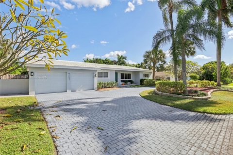 Villa ou maison à vendre à Fort Lauderdale, Floride: 4 chambres, 207.17 m2 № 1974063 - photo 1
