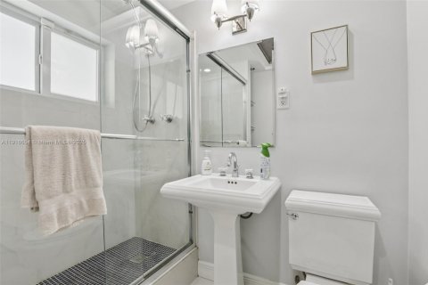 Villa ou maison à vendre à Fort Lauderdale, Floride: 4 chambres, 207.17 m2 № 1974063 - photo 21