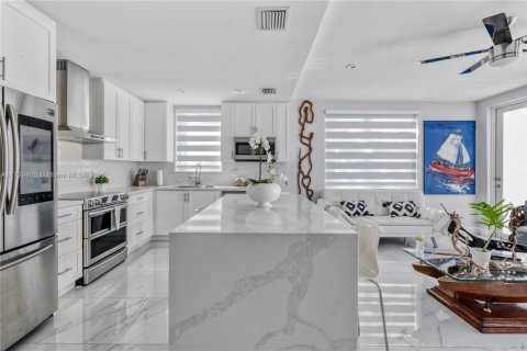 Casa en alquiler en Key Largo, Florida, 3 dormitorios, 132.66 m2 № 1863826 - foto 2