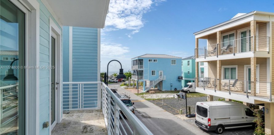 Casa en Key Largo, Florida 3 dormitorios, 132.66 m2 № 1863826