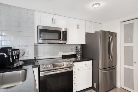 Condominio en venta en Miami, Florida, 2 dormitorios, 91.51 m2 № 1712809 - foto 14