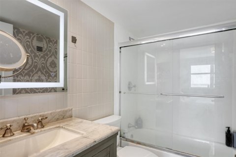 Condominio en venta en Miami, Florida, 2 dormitorios, 91.51 m2 № 1712809 - foto 10