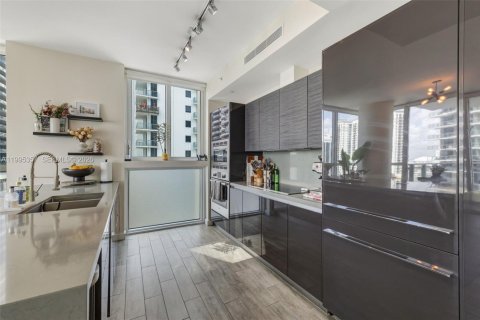 Condominio en alquiler en Miami, Florida, 2 dormitorios, 105.35 m2 № 2058855 - foto 5