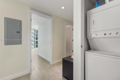 Condominio en alquiler en Miami, Florida, 2 dormitorios, 105.35 m2 № 2058855 - foto 25